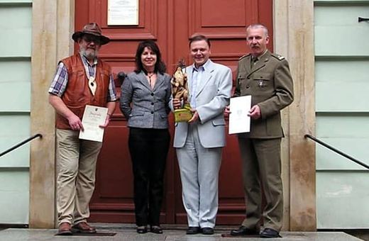 Organizatorzy Międzynarodowego Zjazdu Saniami Rogatymi - Wielkiego Festiwal Sanek – laureaci Liczyrzepy 2006 w kategorii