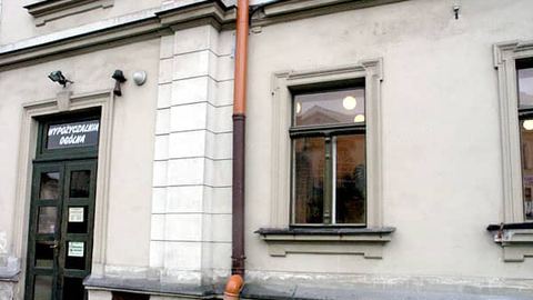 Ukradzione rury spustowe zostały zastąpione plastikowymi.