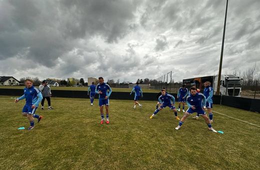 Karkonosze przegrywają z okręgówkowym Cementem