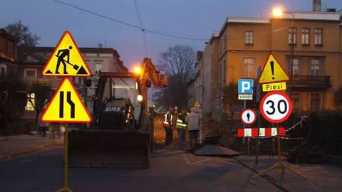 Prace prowadzono do godzin wieczornych.