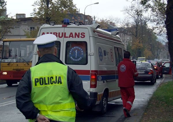 Na miejsce szybko przyjechało pogotowie ratunkowe.
