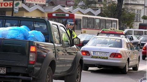 Policja podczas interwencji na miejscu zdarzenia.