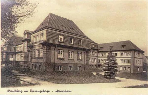 O tym w tekście nie wspomnieliśmy: to dom opieki dla emerytów przy Zapfelstr. (Kilińskiego). Paradoksalnie: dziś jest tu bursa dla młodzieży.
