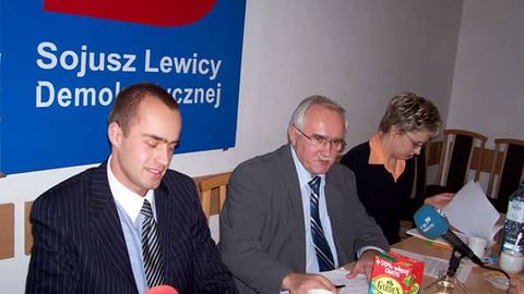 Ustępujący prezydent miasta podczas ostatniej przed wyborami konferencji.