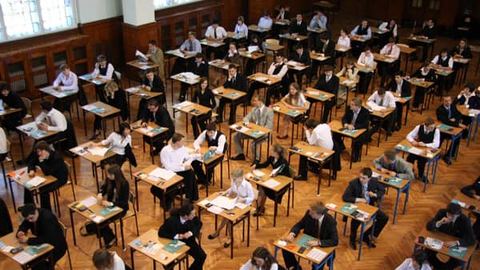 Aula ZSO nr 1 nie będzie scenerią próbnej matury. Uczniowie będą zdawać egzamin w salach.