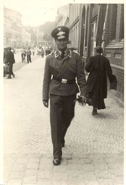 Scenka z Schuetzenstrasse (Piłsudskiego) – sprzed 1945 roku.