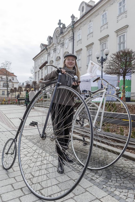 Na bicyklu jeżdzi się trudniej niż na rowerze