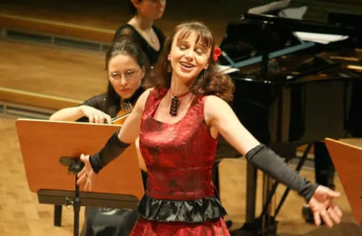 Anna Skóra (mezzosopran), Teresa Kisiołek (altówka), Róża Wysocka (fortepian).