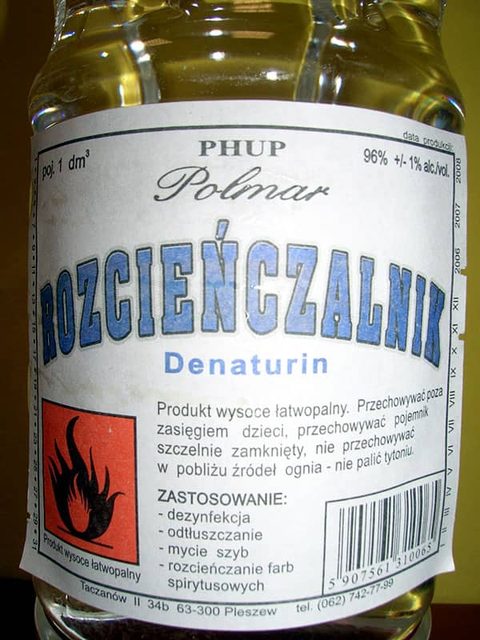 Policja przestrzega przed kupnem fałszywego spirytusu.