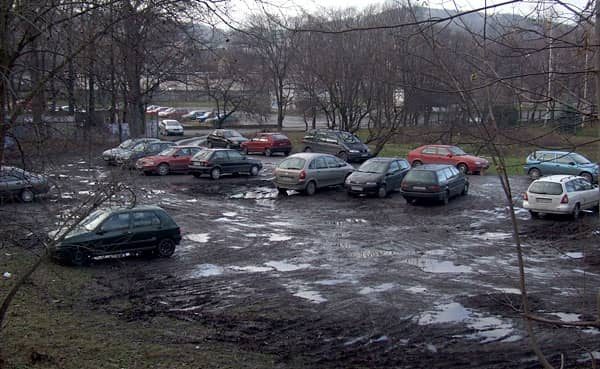 I jak tu dojść suchą stopą do własnego samochodu? Obrazek mówi sam za siebie.