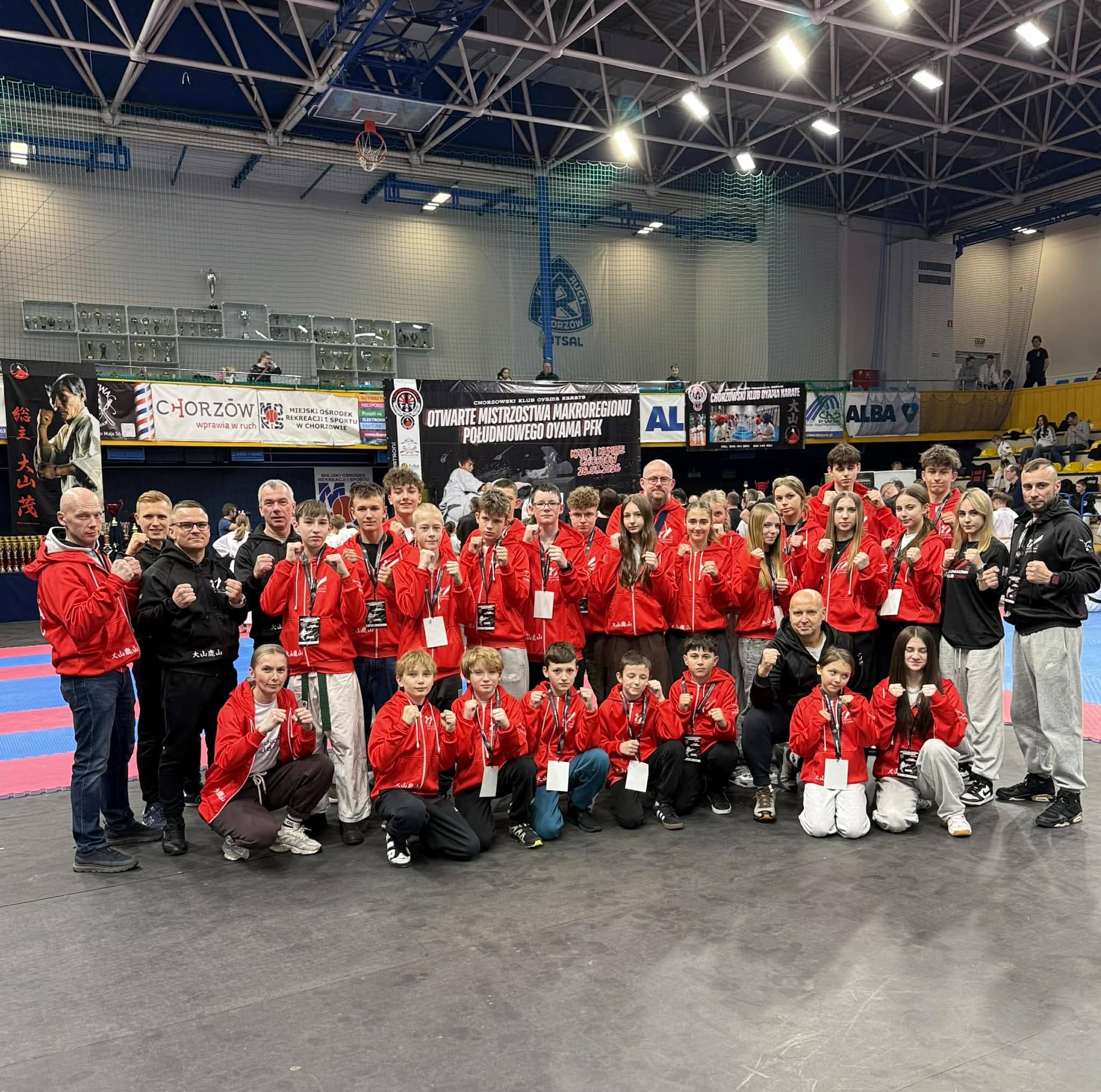 Efektowne kopnięcia dały 16 medali