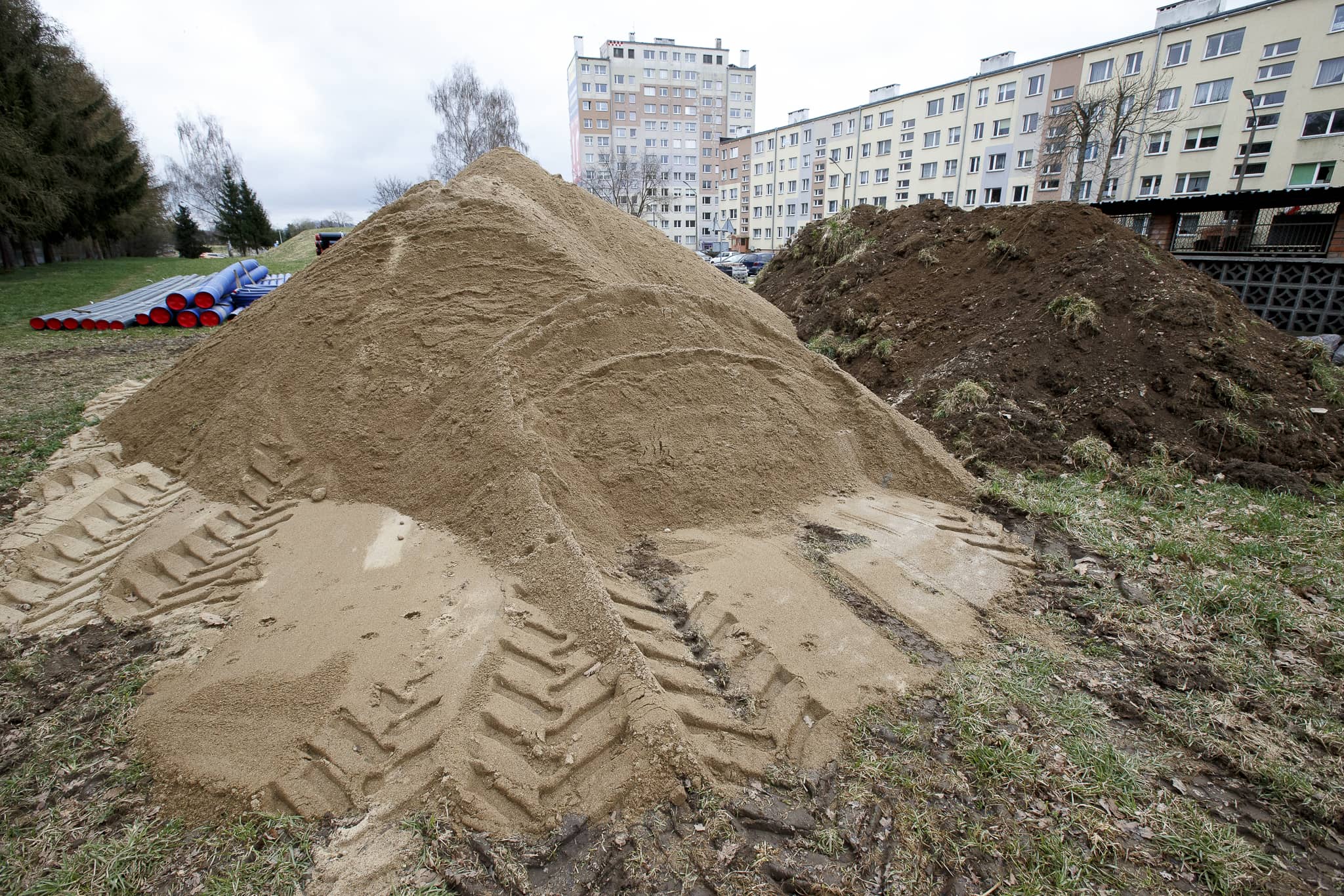 Kładą rury na Zabobrzu