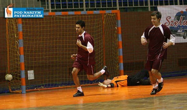 XIII kolejka ligi amatorów MOS w futsalu