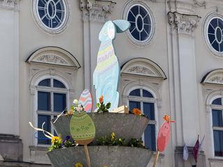 Pisanki i zajączki zdobią Jelenią Górę
