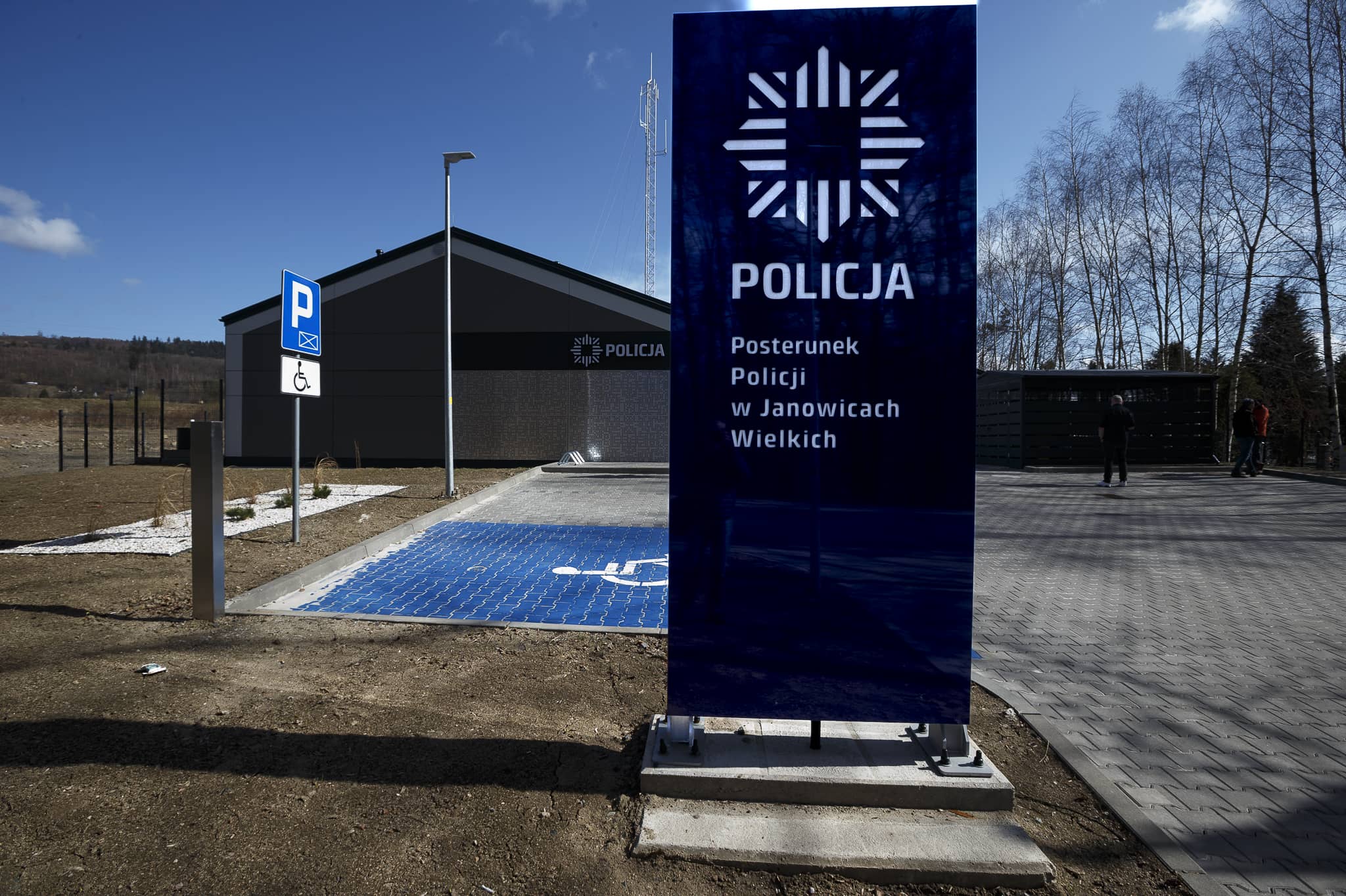 Nowe posterunki Policji w Janowicach Wielkich i Podgórzynie już otwarte dla mieszkańców