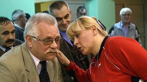 Czy jest na sali lekarz?