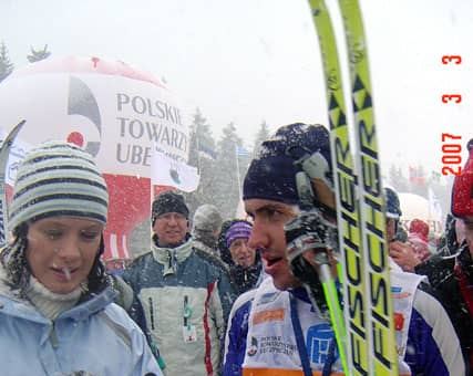 Zwycięzca po przejechaniu linii mety.