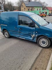 Czerwony Mercedes ucierpiał znacznie bardziej