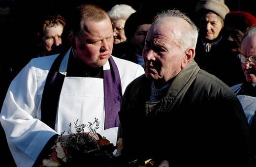 Tłum miłkowian żegnał duszpasterza.