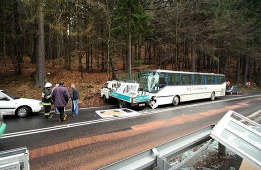 Na szczęście w autobusie nie było pasażerów.