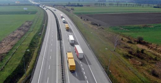 Będą wymieniać płyty betonowe na A4