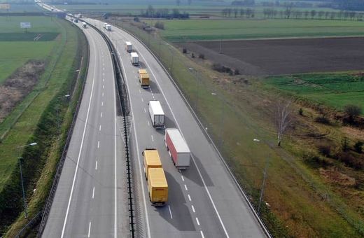 Będą wymieniać płyty betonowe na A4