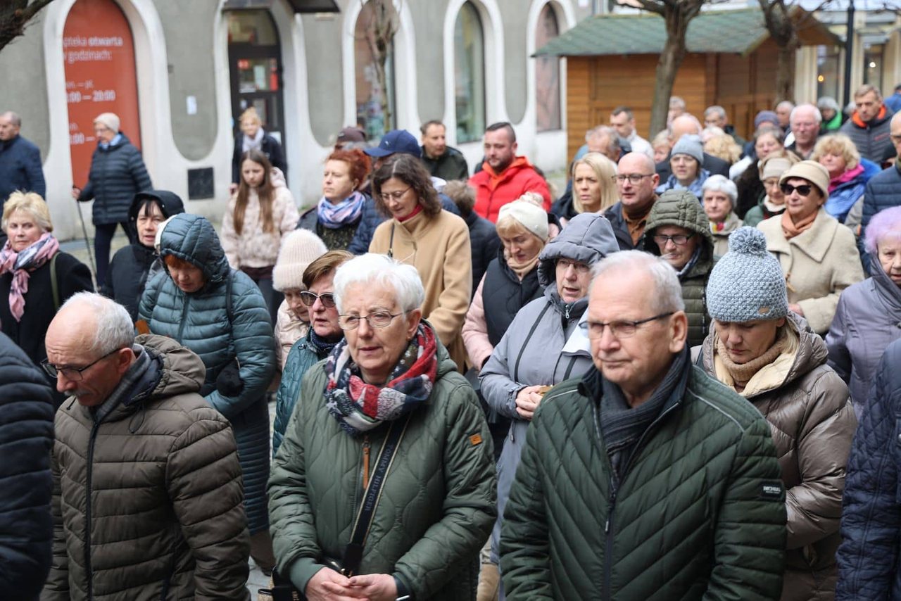 Miejska Droga Krzyżowa w sercu Jeleniej Góry