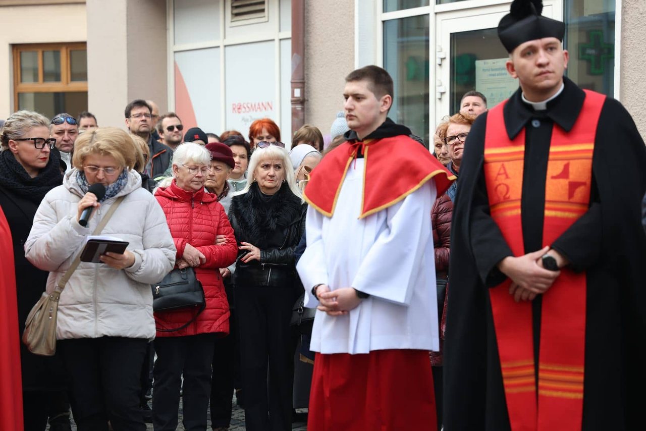Miejska Droga Krzyżowa w sercu Jeleniej Góry