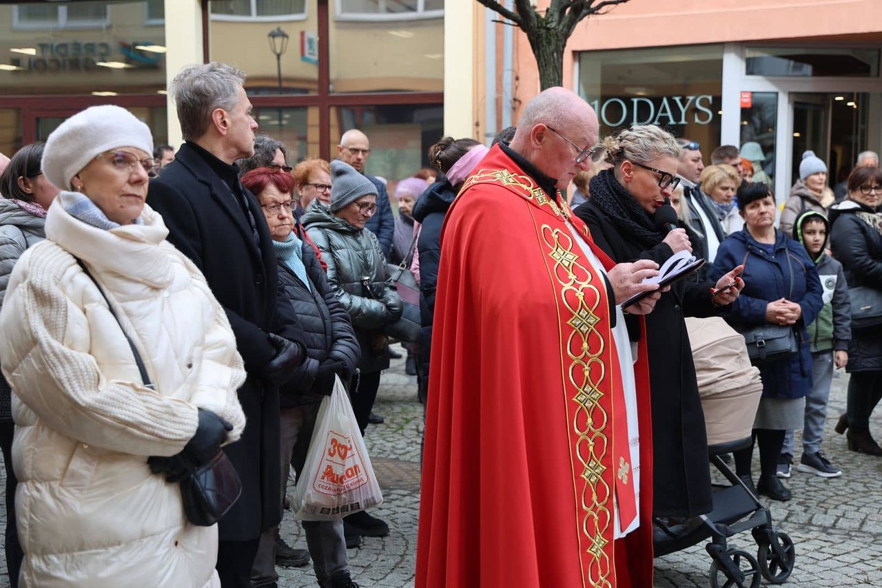Miejska Droga Krzyżowa w sercu Jeleniej Góry