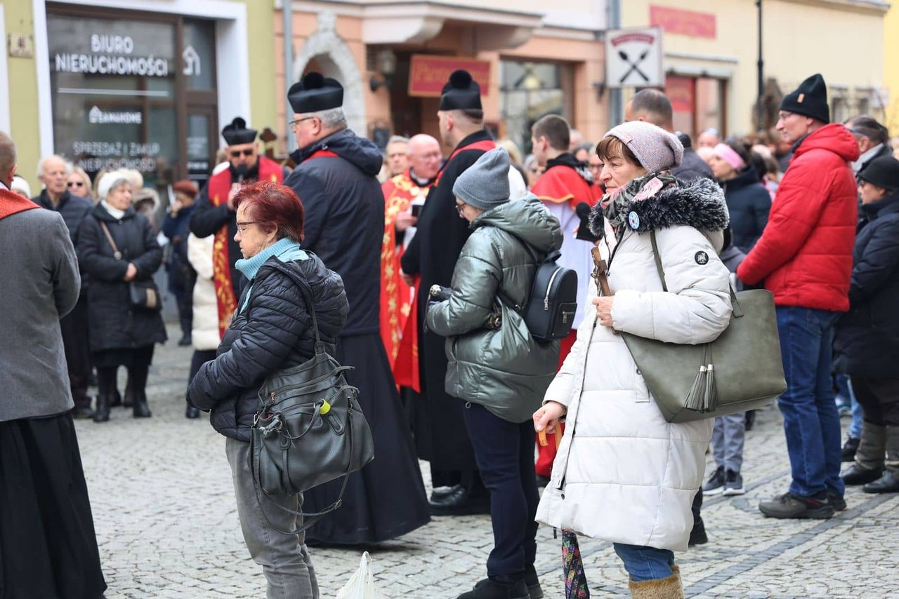 Miejska Droga Krzyżowa w sercu Jeleniej Góry