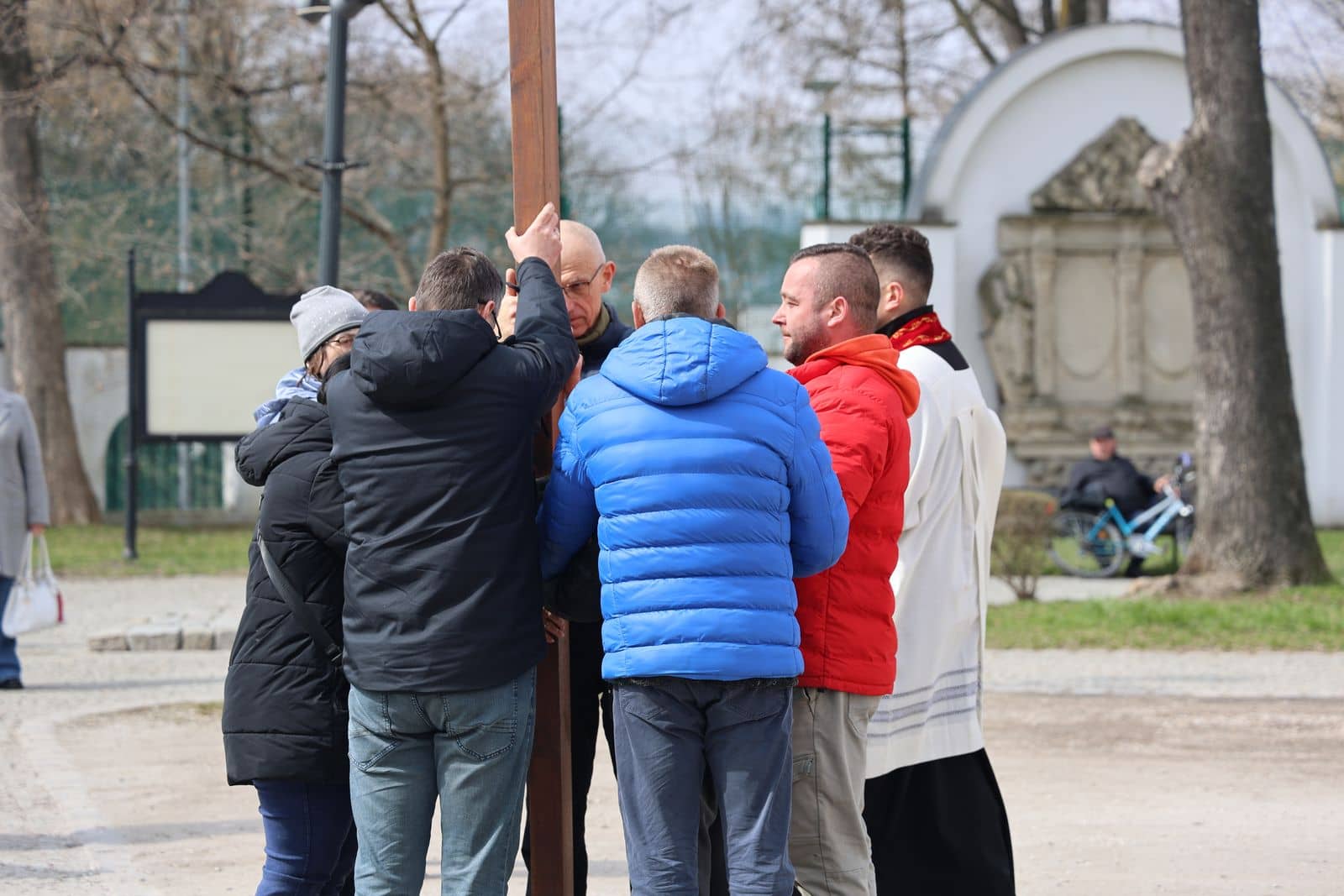 Miejska Droga Krzyżowa w sercu Jeleniej Góry