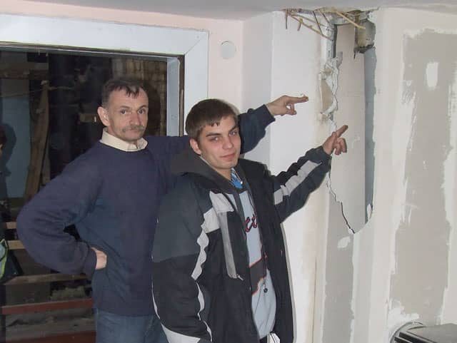 Nasze mieszkanie mogło pójść z dymem – mówią poszkodowani. Ich zdaniem powodem jest wadliwie zainstalowany przez ZGL komin.