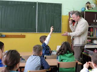 Wujcio Rysio czyta najmłodszym