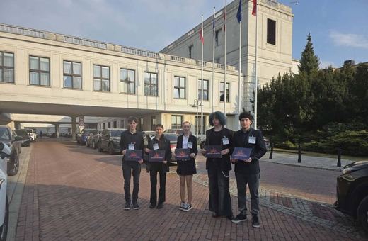 Zagubieni w sieci – internet pożera naszą jeleniogórską młodzież!