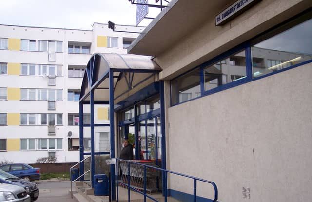 Mieszkańcom osiedla XX-lecia w niczym nie przeszkadza nazwa. Sądzą, że za pieniądze przeznaczone na ewentualne zmiany, lepiej posprzątać okolice lub zadbać o stan nawierzchni ulic.