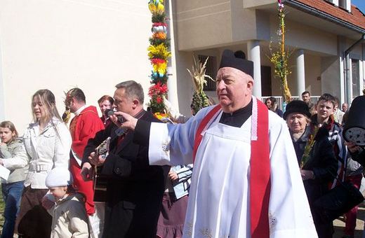 Niedziela Palmowa w cieplickim kościele pw. Matki Bożej Miłosierdzia przy ulicy PCK.