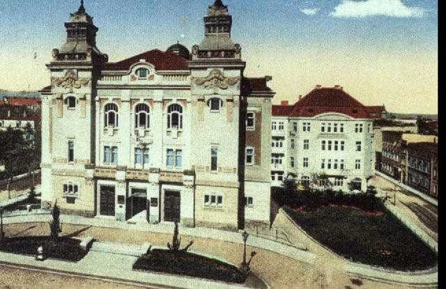 Dom Sztuki i Zgromadzeń z sąsiednią Sudecką (Schmiedebergerstrasse).