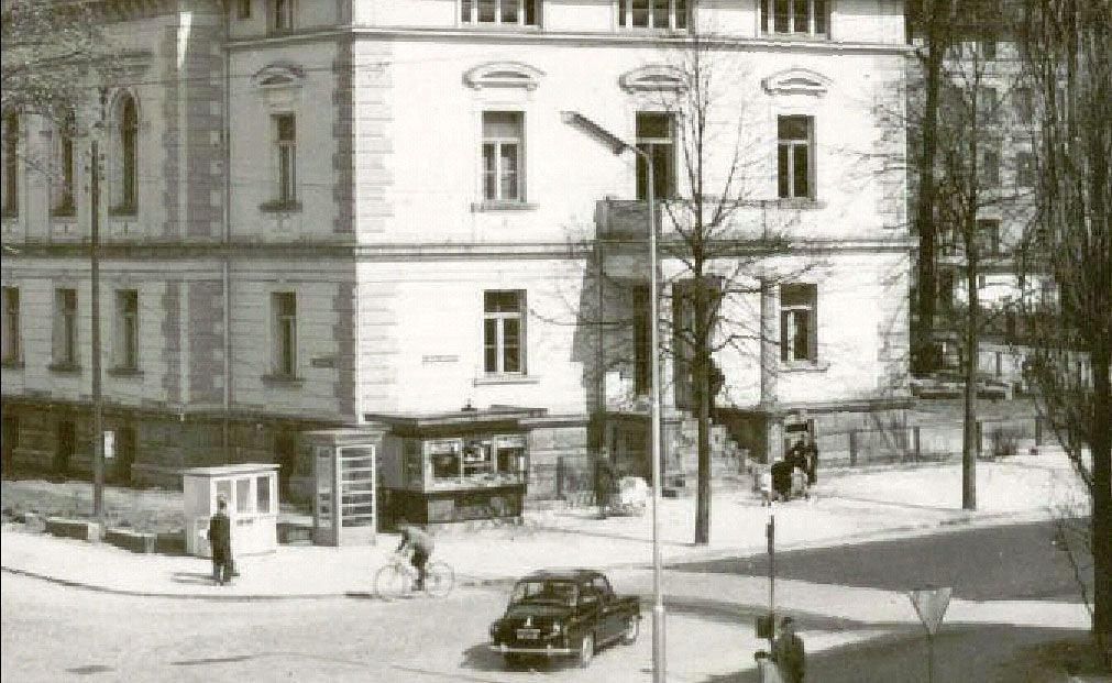 Ten biurokratyczny labirynt wydeptali Niemcy: urząd powiatowy, dziś – miejski. Na zdjęciu jako siedziba Powiatowej Rady Narodowej z lat 60-tych minionego wieku.