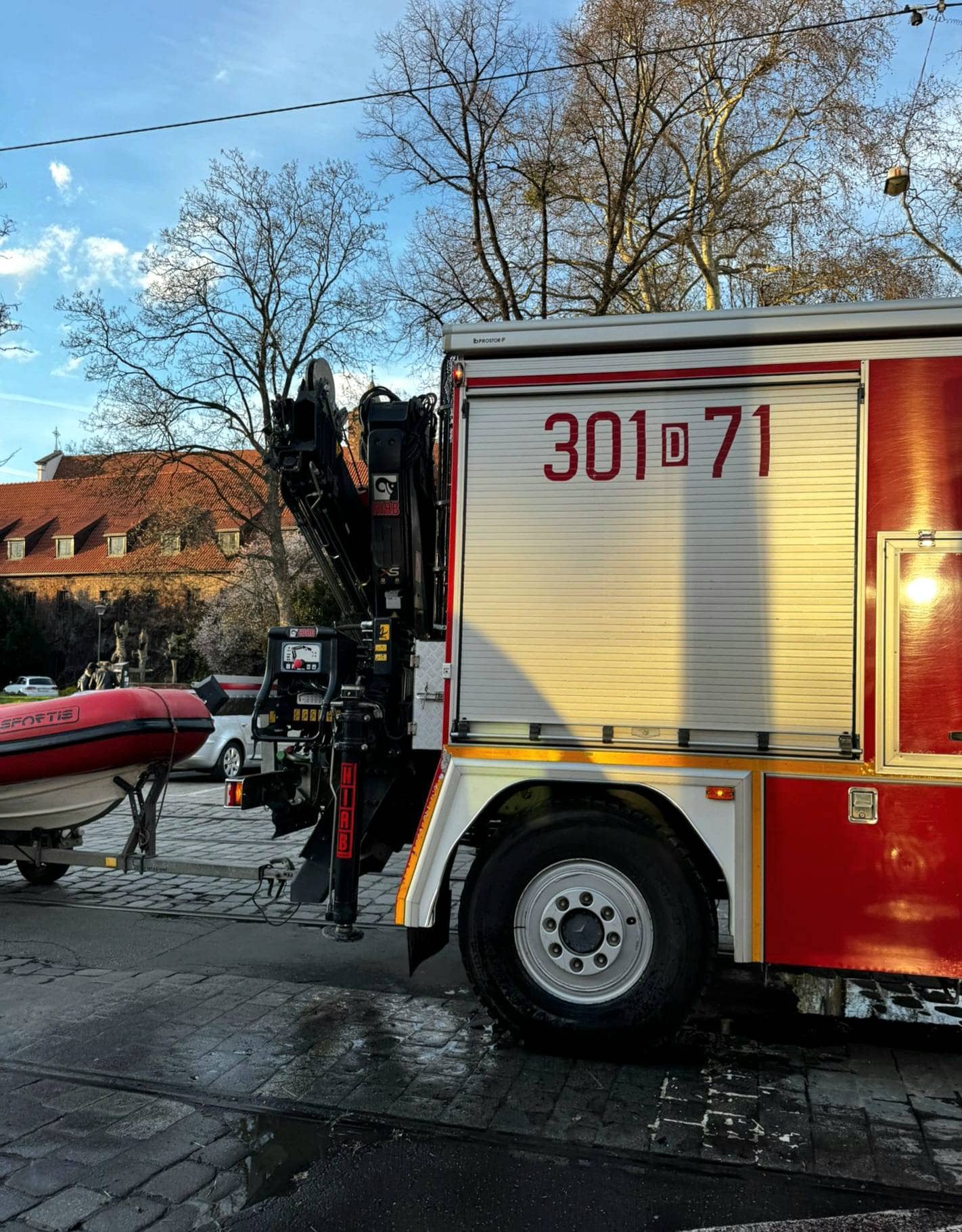 Zwłoki w fosie miejskiej