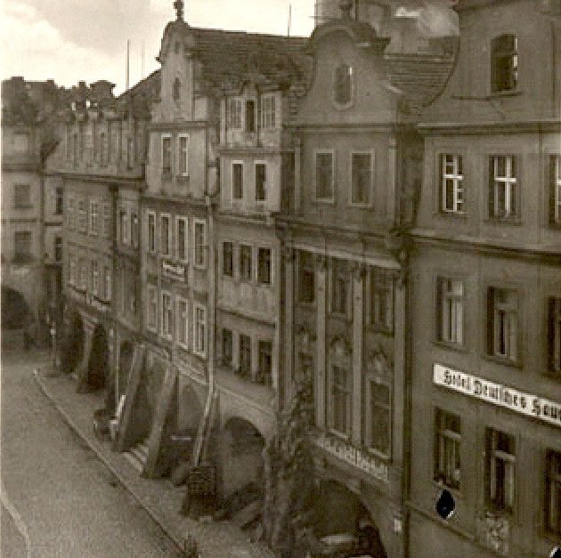 Inne spojrzenie na Deutsches Haus, tym razem bez nazistowskiego entourage’u.