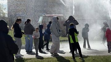 Tradycja wciąż żywa. Wodna bitwa na Zabobrzu