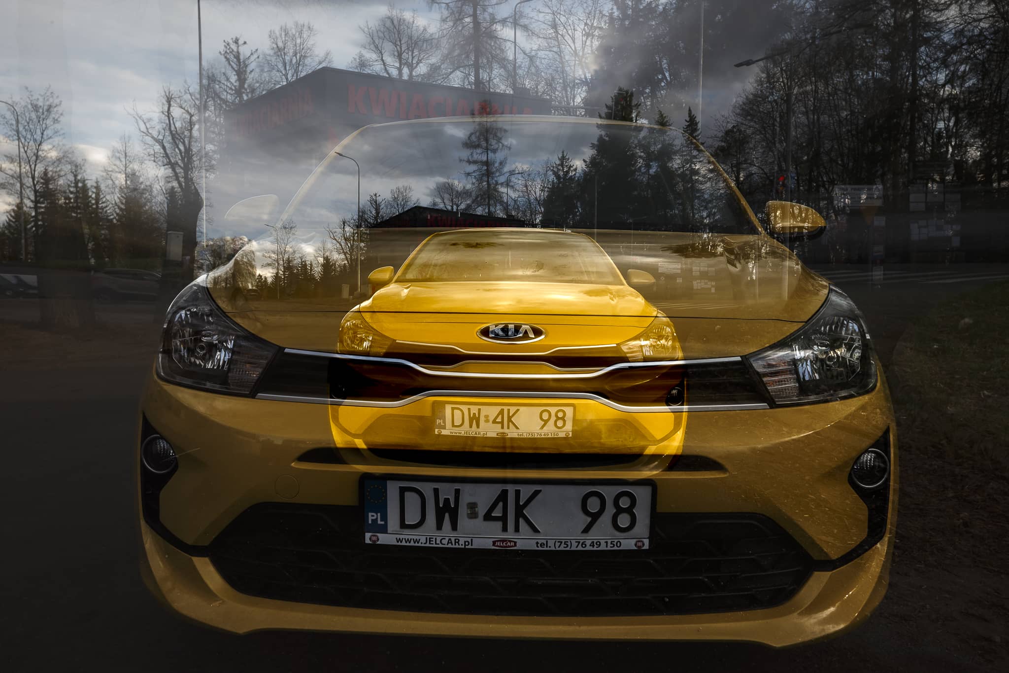 Jeśli auto jest niebieskie albo żółte to bardzo chętnie