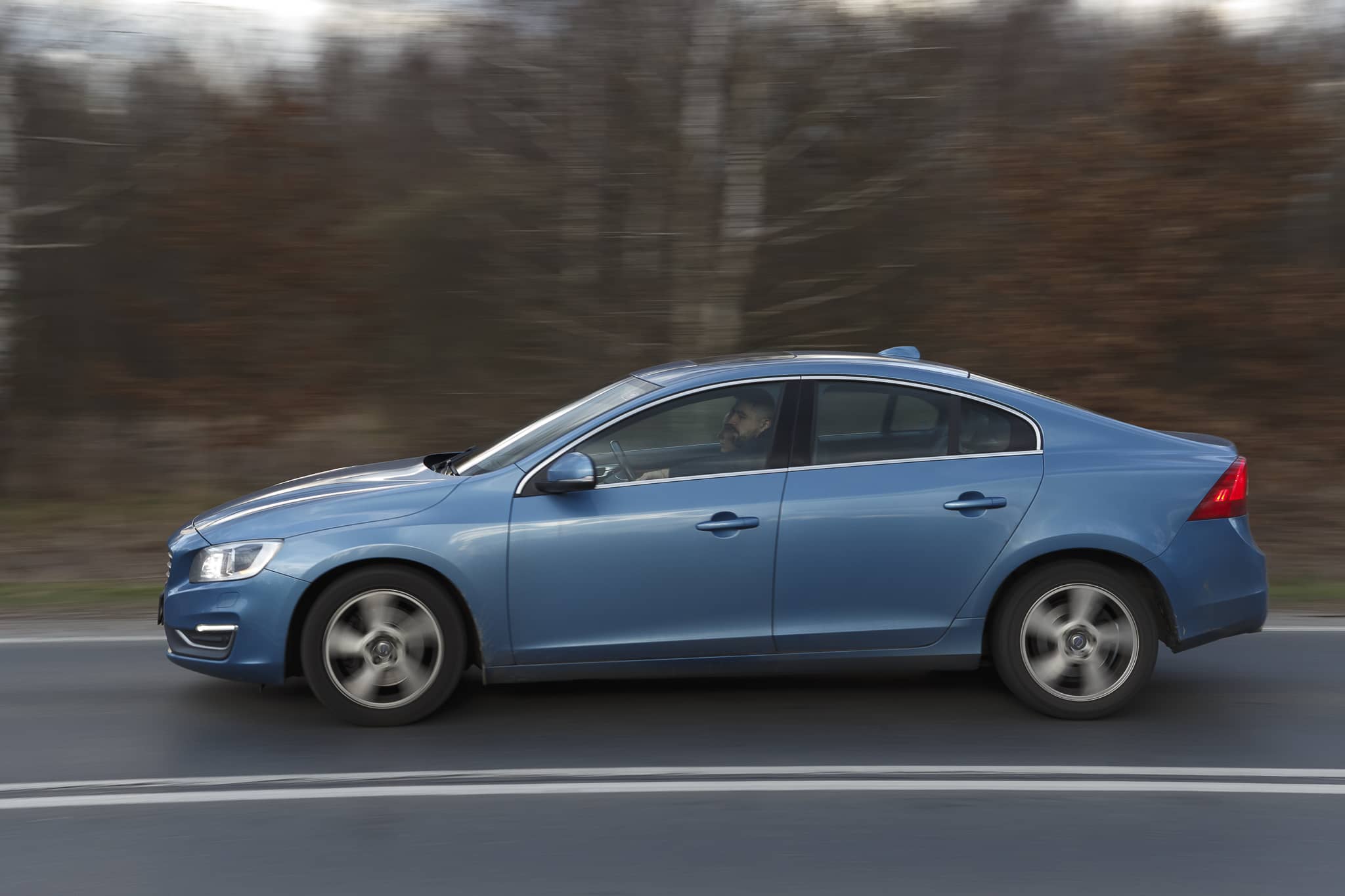 Jeśli auto jest niebieskie albo żółte to bardzo chętnie