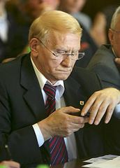 W czasie sesji radni się nudzą