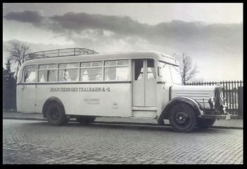 Autobus Jeleniogórskich Tramwajów, który był przedłużeniem tramwajowej linii z Podgórzyna do Przesieki.