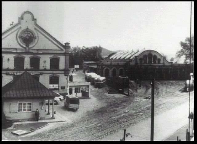 Remiza tramwajowa w całej okazałości.