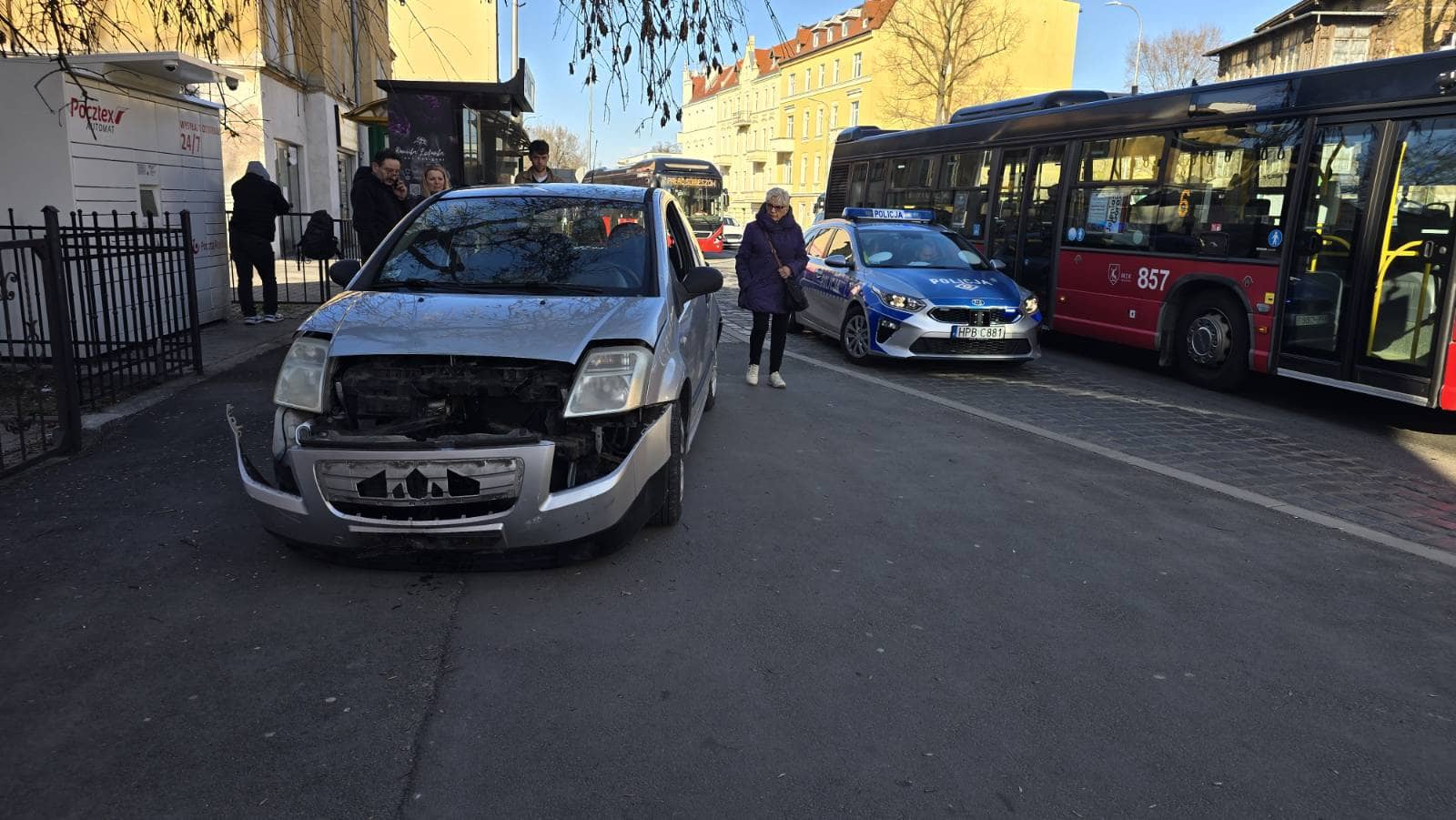 Niby tylko kolizja ale Citroena nie opłaca się już naprawiać