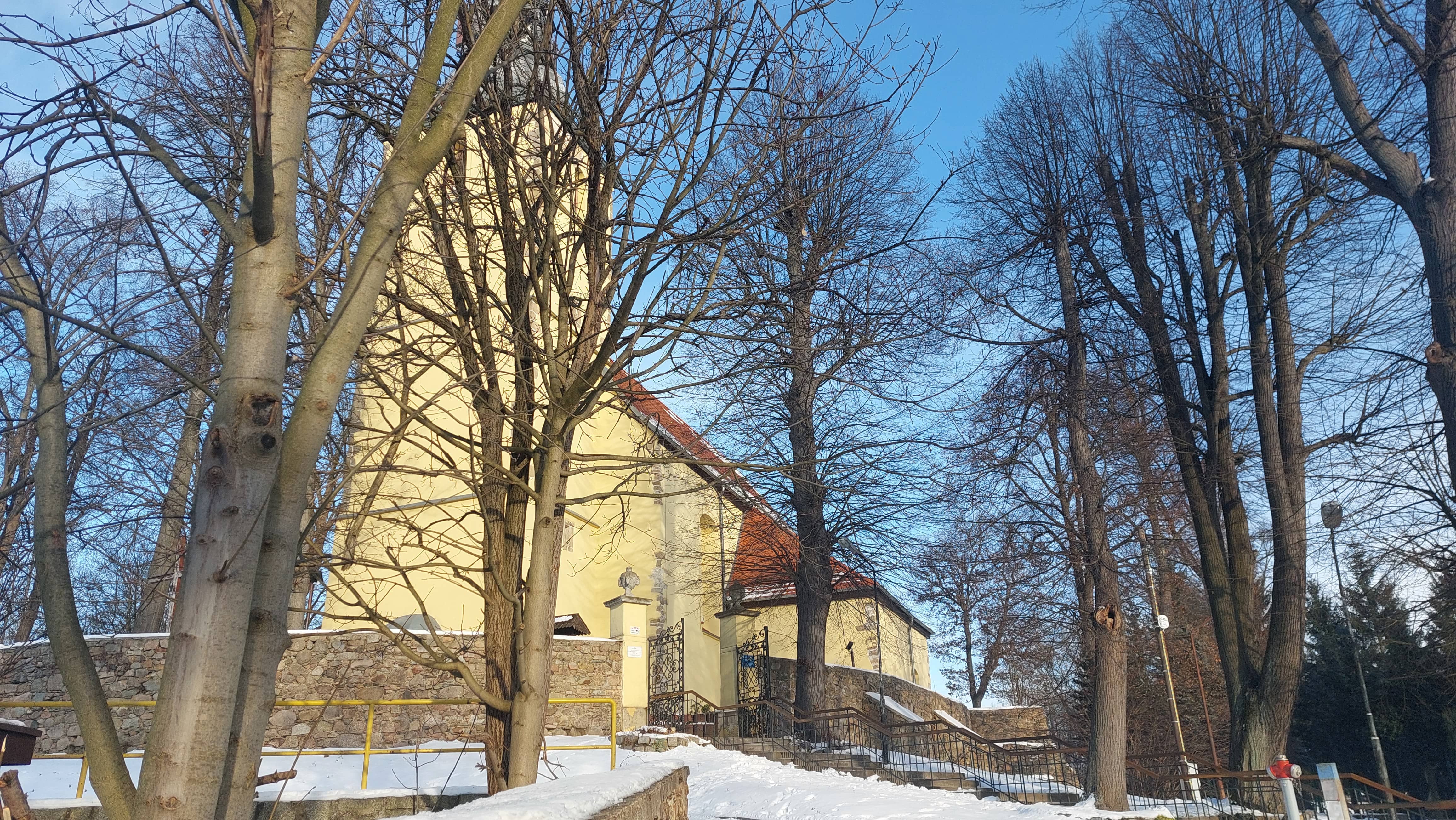 Bezsensowny mord. Z siekierą na księdza z Maciejowej
