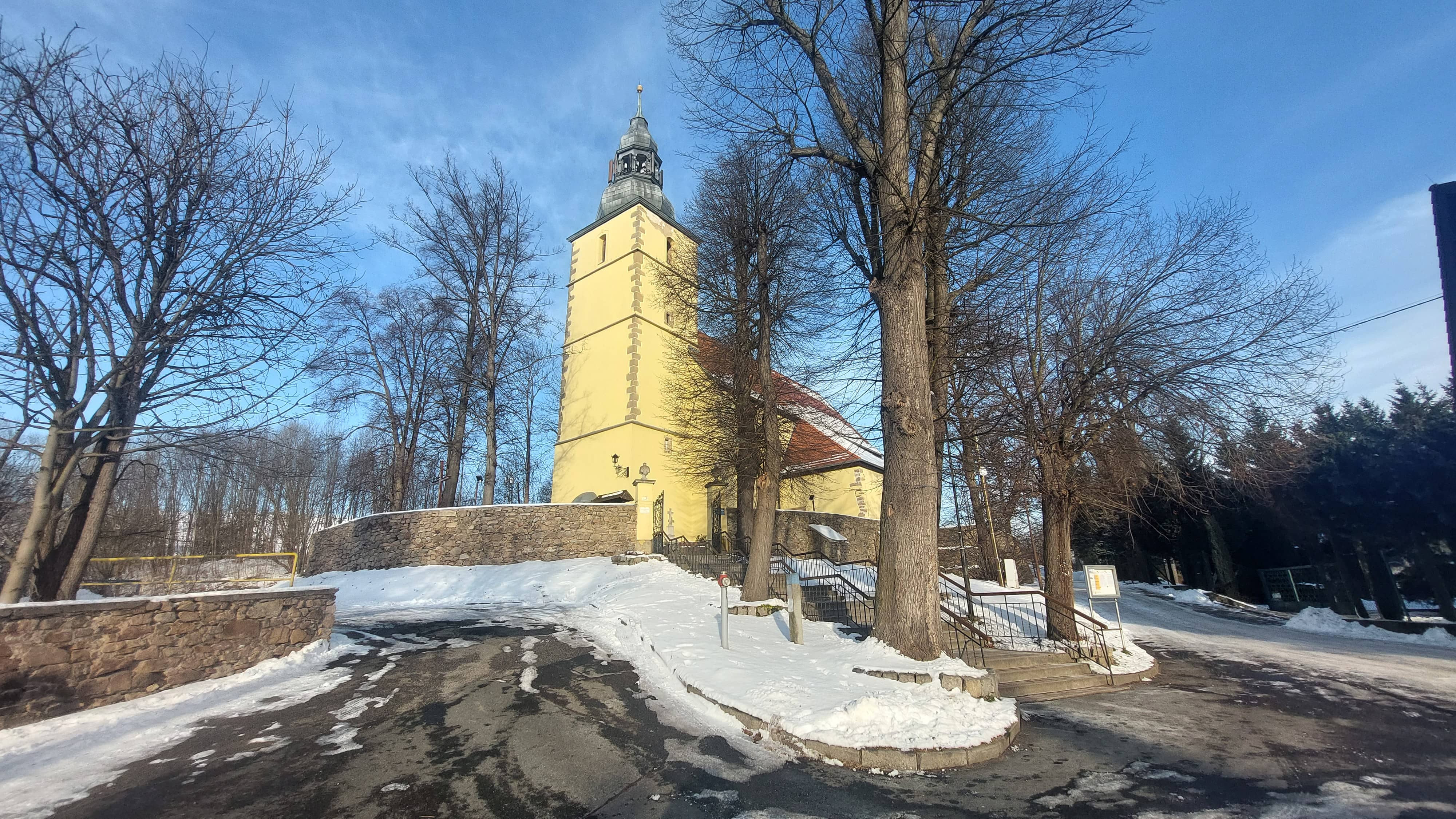 Bezsensowny mord. Z siekierą na księdza z Maciejowej