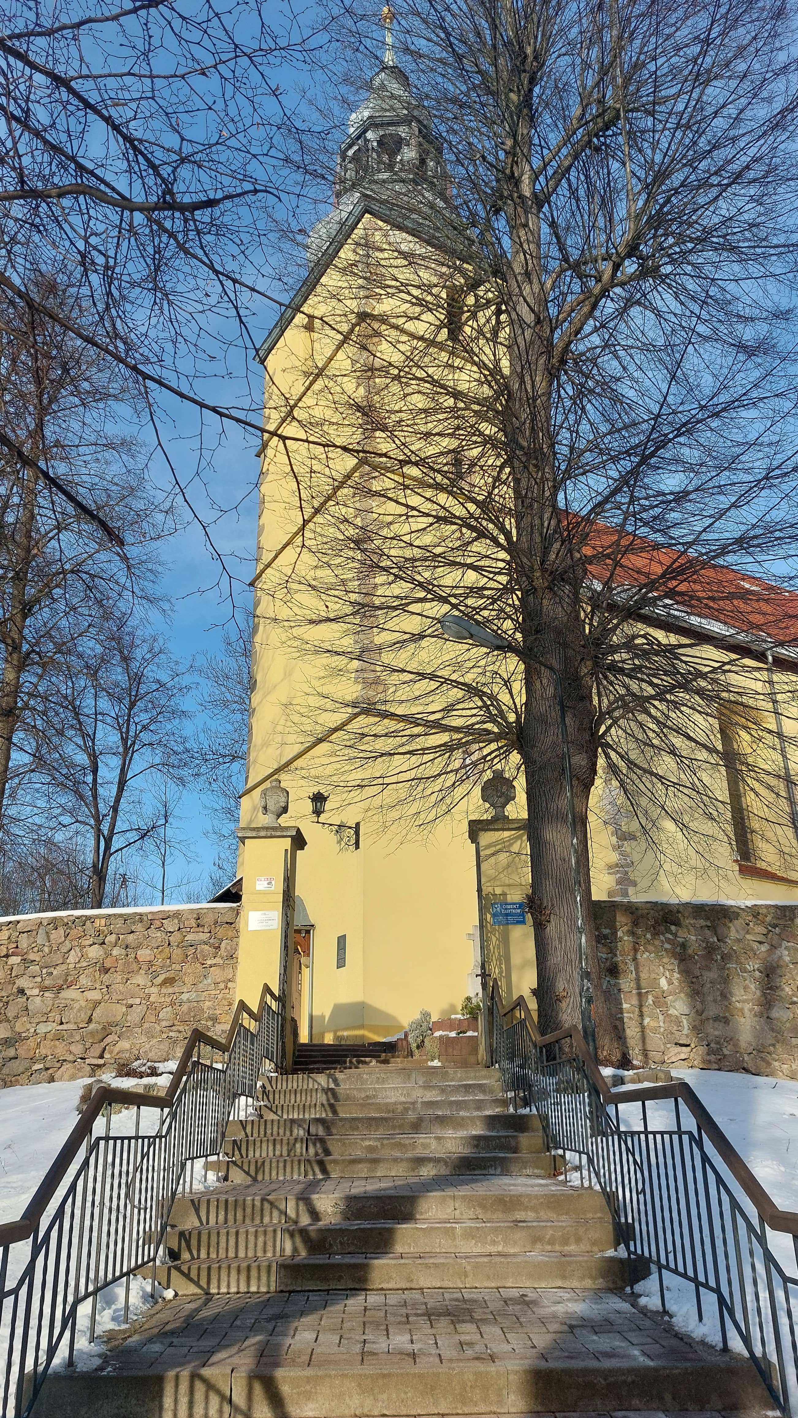 Bezsensowny mord. Z siekierą na księdza z Maciejowej